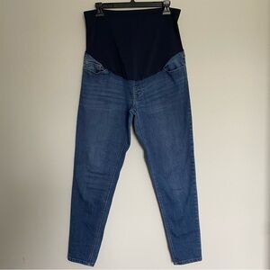 Stretchy maternity jeans